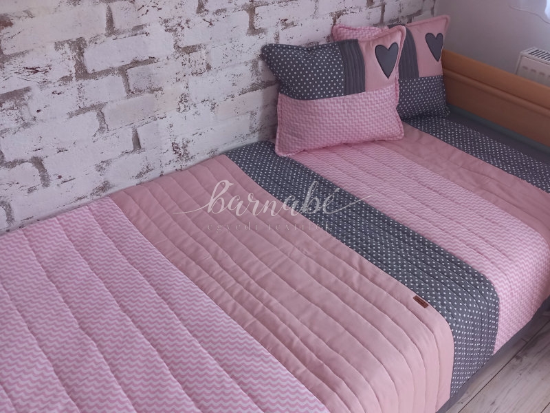 Patchwork ágytakaró lányoknak 2 db párnával